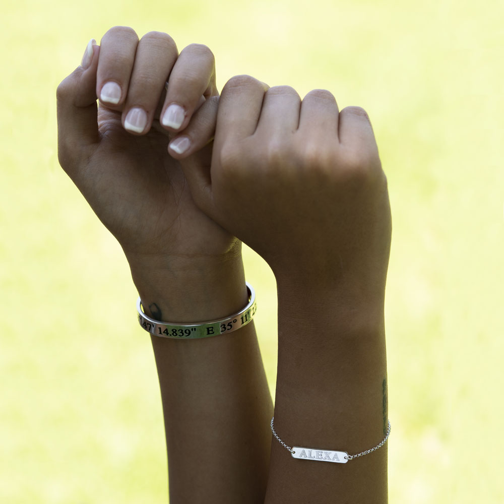 Pulsera Rígida con Nombre Personalizada