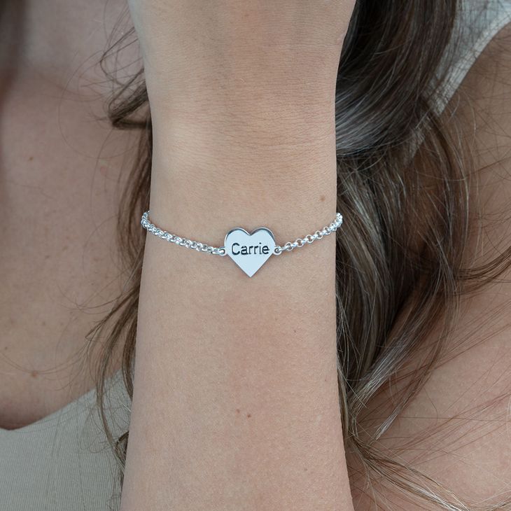 Pulsera de Corazón Grabado model