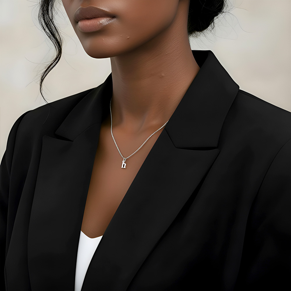 Collar con Inicial Pequeña