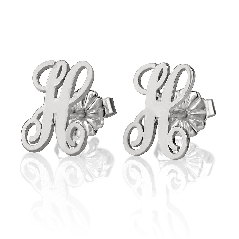 Aretes de Letras Script 