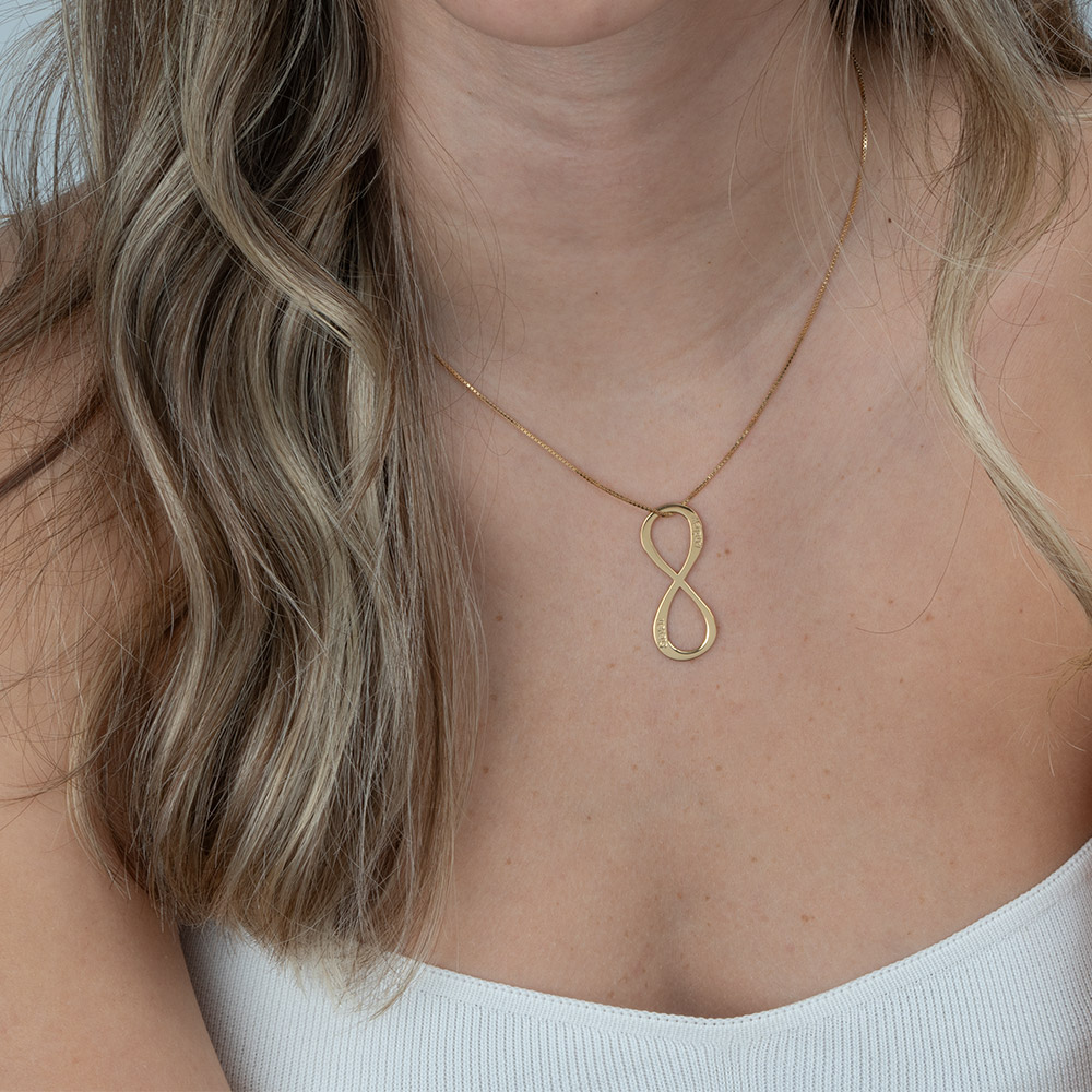 Collar Infinito Vertical con Dos Nombres Grabados