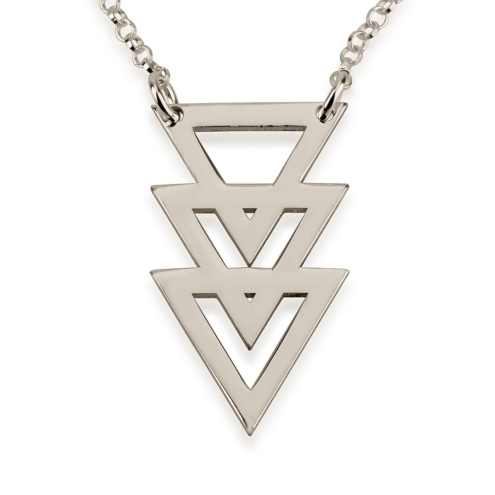Collar Triangular Triple