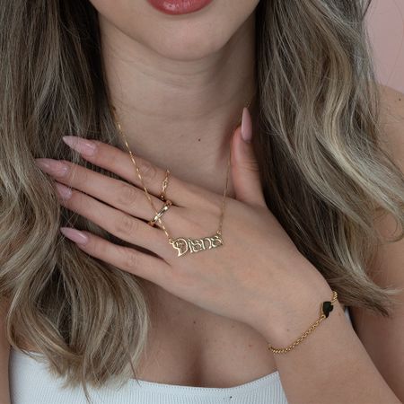 Collar con Nombre de Estilo Victoriano