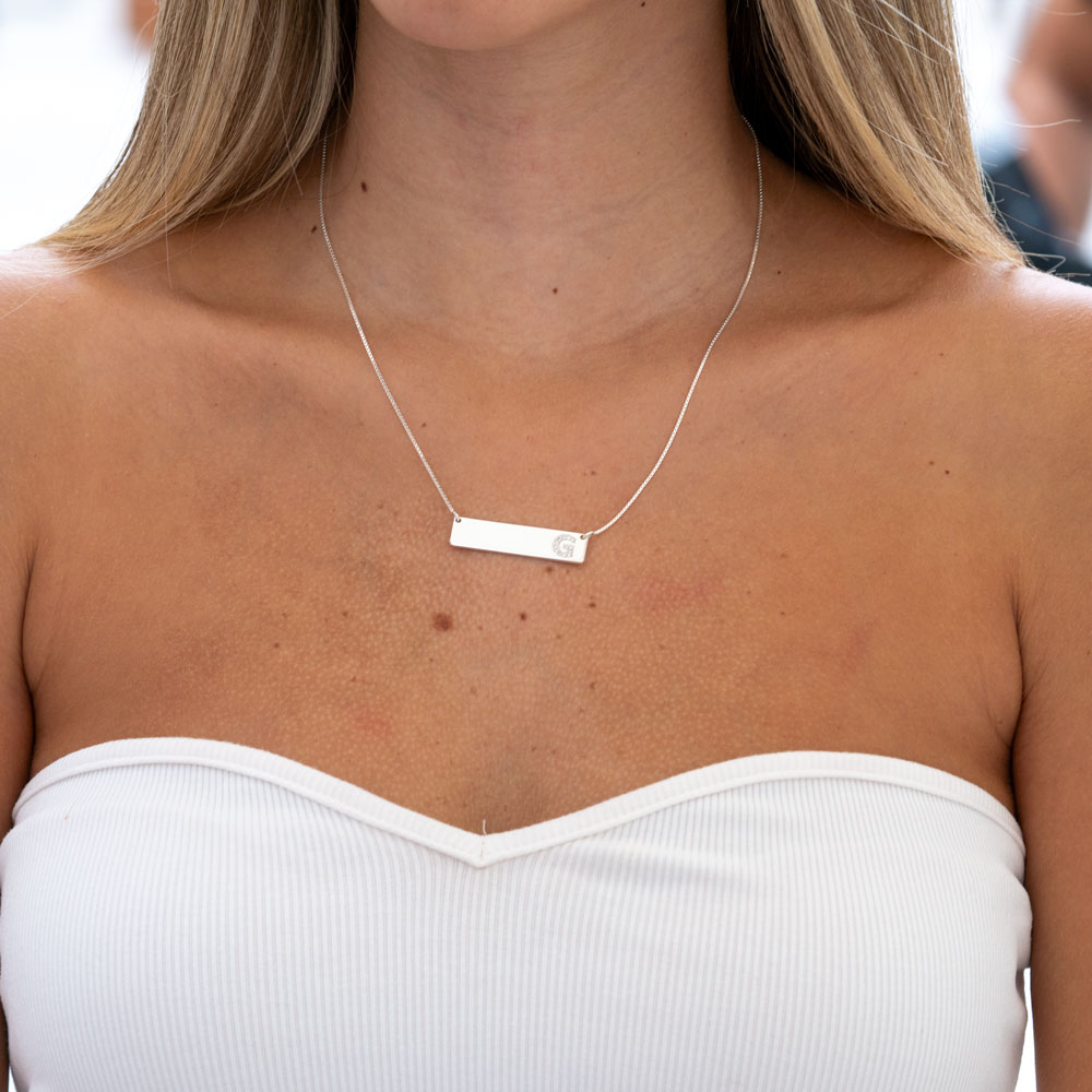 Collar de Barra con Inicial de Zirconias