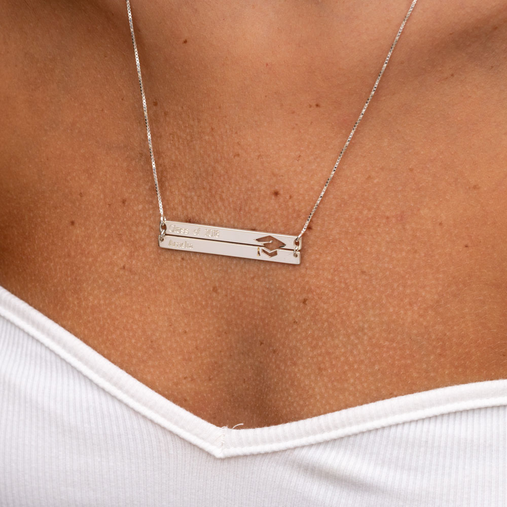 Collar De Graduación on a model - 2