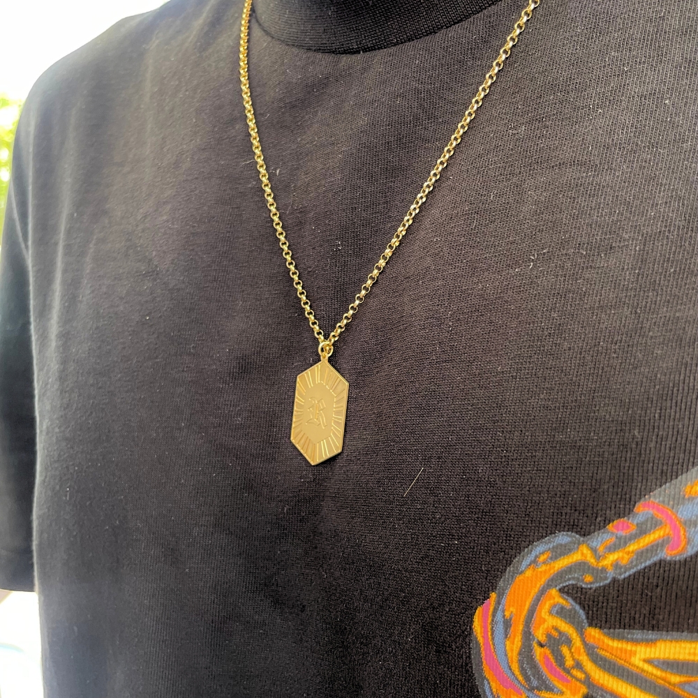 Collar Hexagonal con Inicial