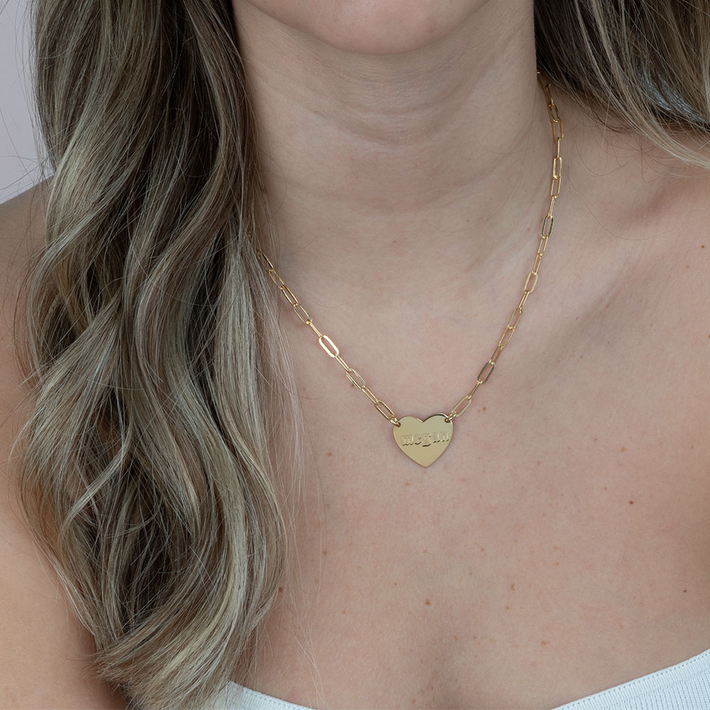 Collar de Cadena de Eslabones con Corazón Grabado