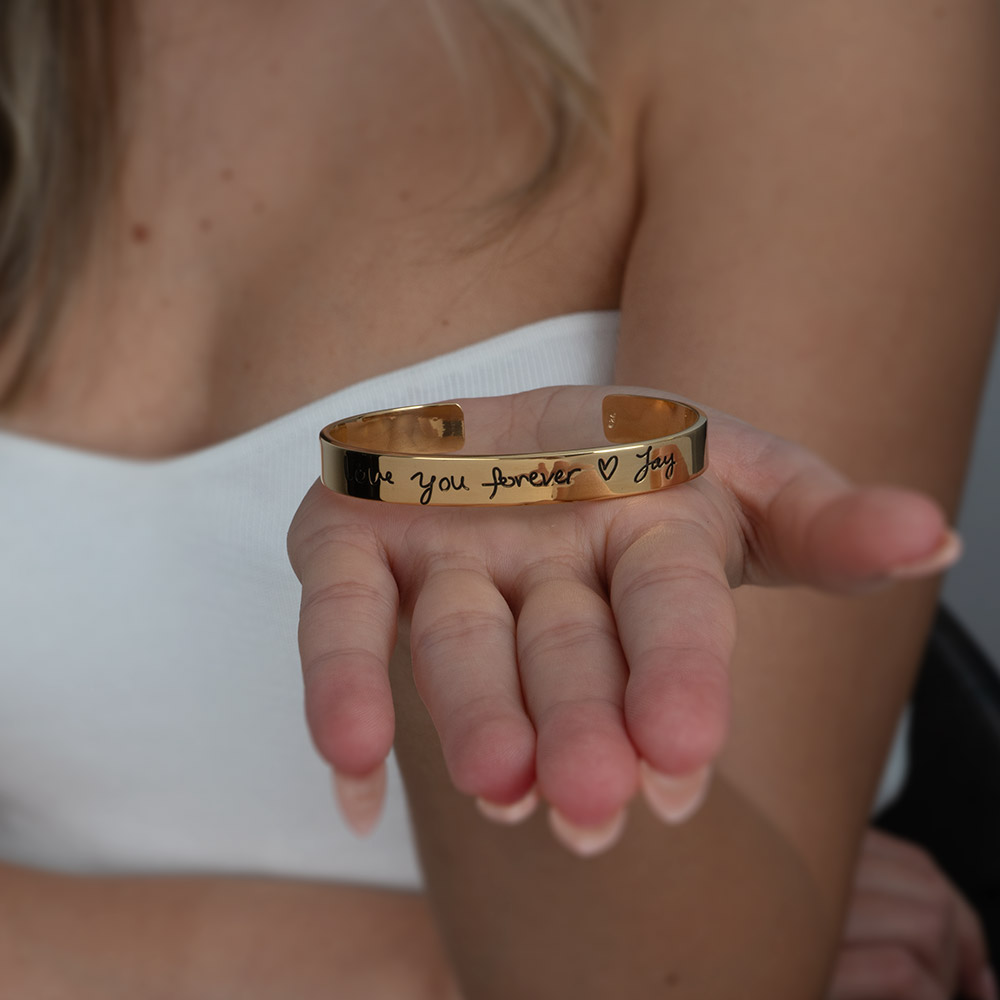 Pulsera Rígida con Mensaje Escrito a Mano 