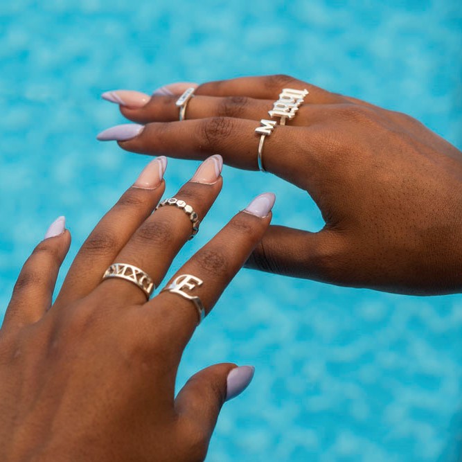 Anillo de Año Estilo Inglés Antiguo