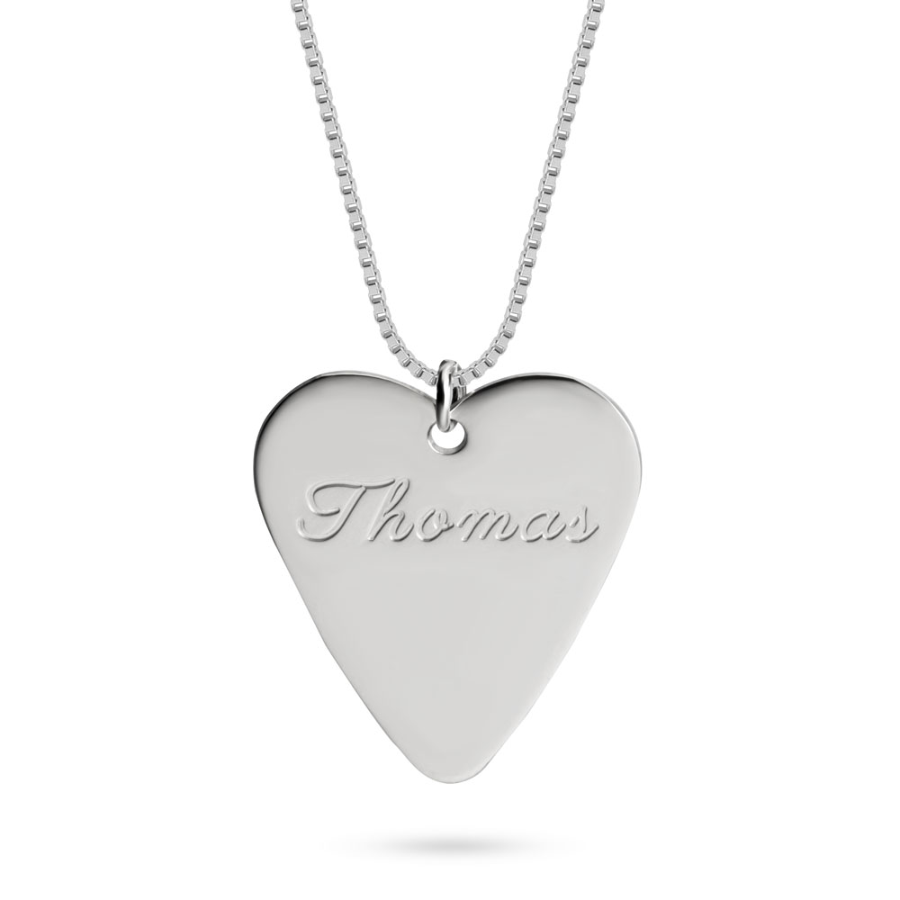 Collar de Uña de Guitarra Corazón