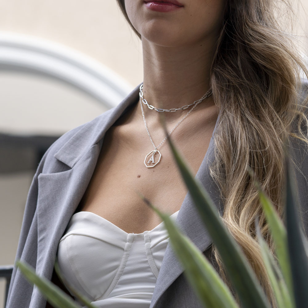 Collar Octogonal con Inicial