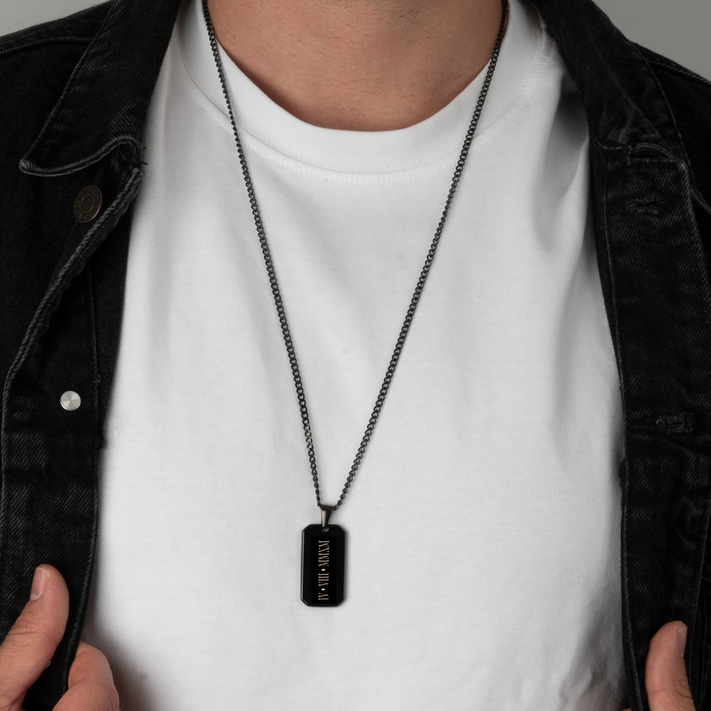 Collar de Ónix Negro Grabado para Hombre