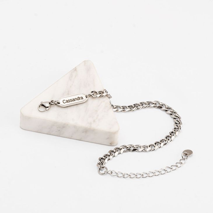 Dainty Cuban Bracelet for Men model