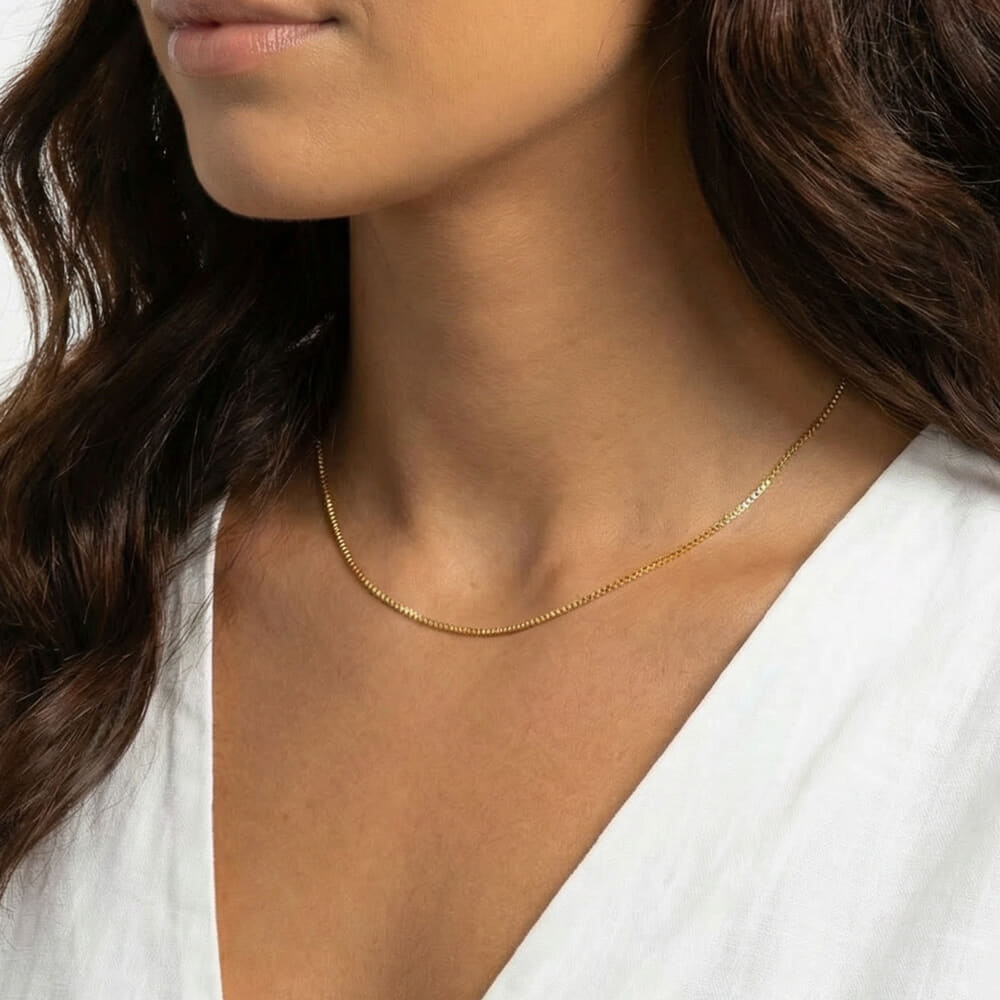 Classic Box Chain on a model